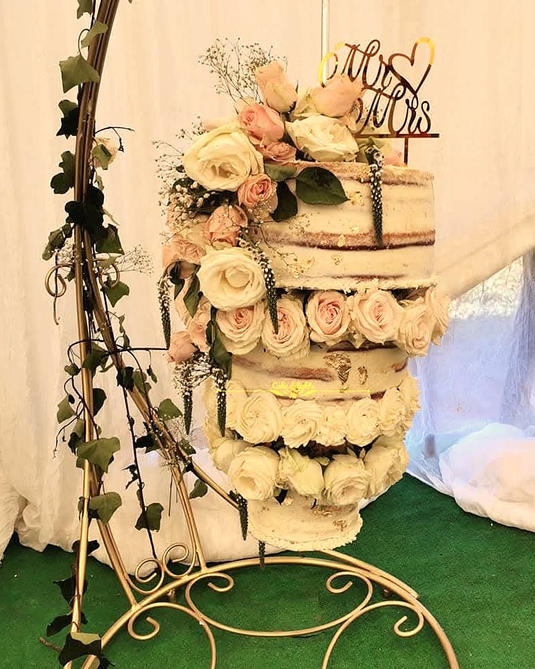 Suspended wedding cake
